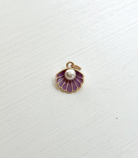 Clam, Pearl Charm