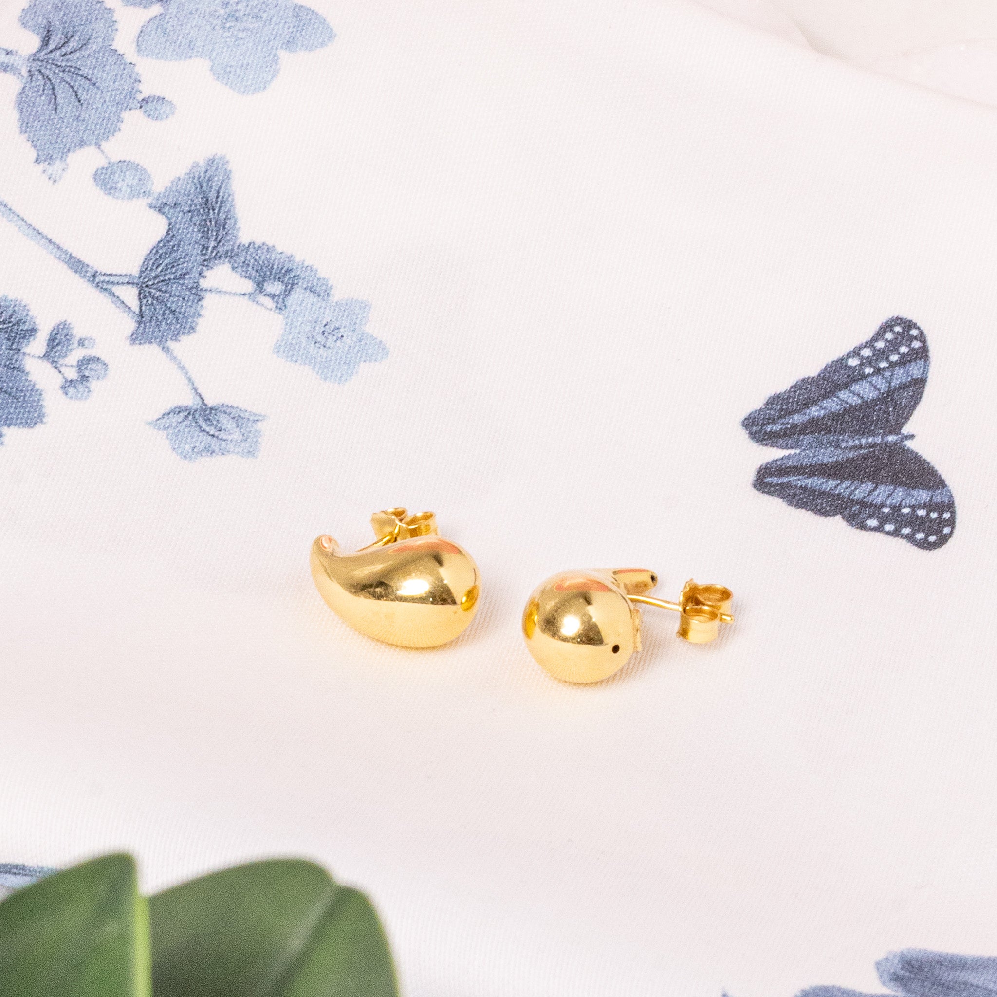 14k Gold Teardrop Earrings