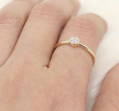 14k Gold & Diamond Solitaire Ring